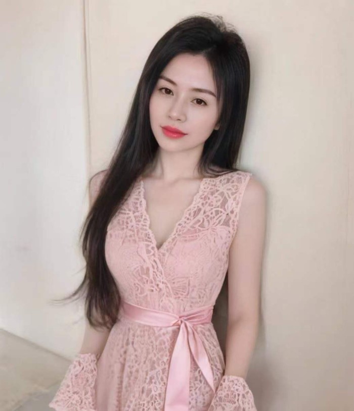 Nueva chica asiática china cariñosa simpática