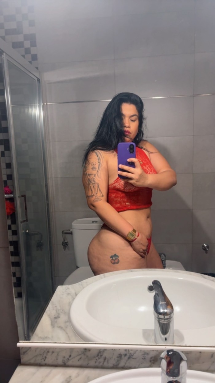 HERMOSA SENSUAL ARDIENTE DESEOSA DE SEXO