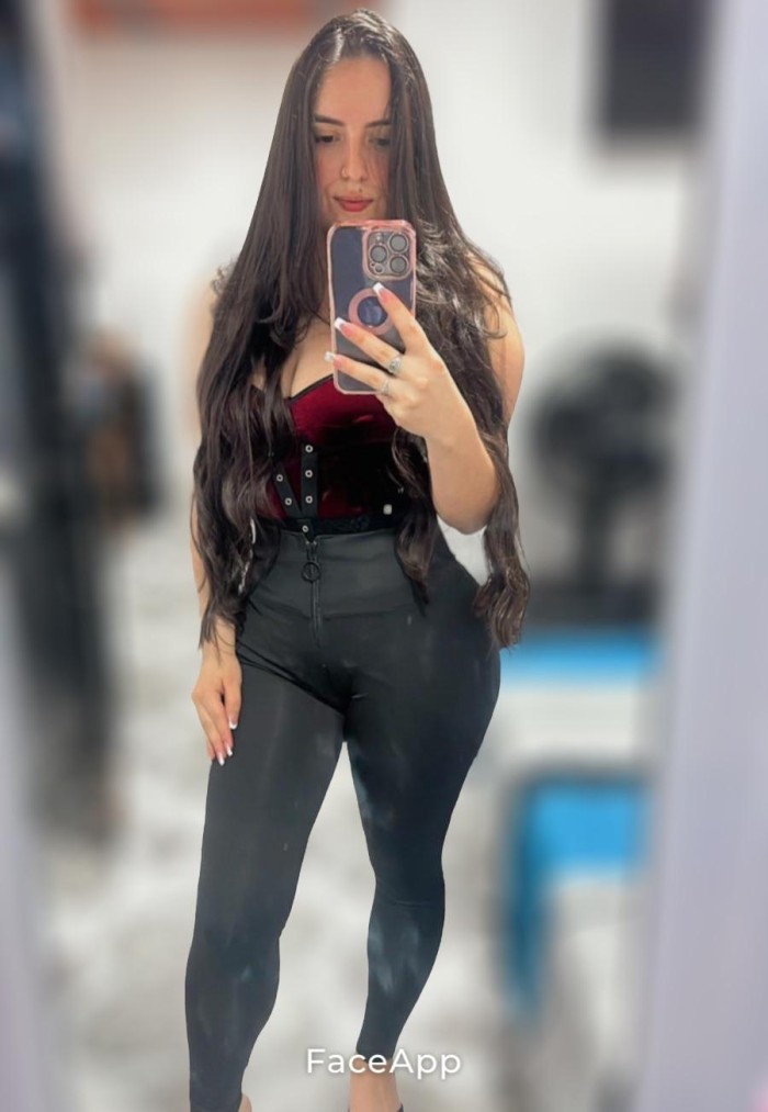 Hermosa joven guapa y extrovertida en Melilla