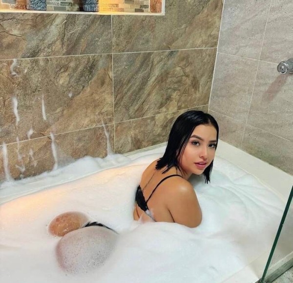 Primera vez en tu zona latina viciosa traga pollas