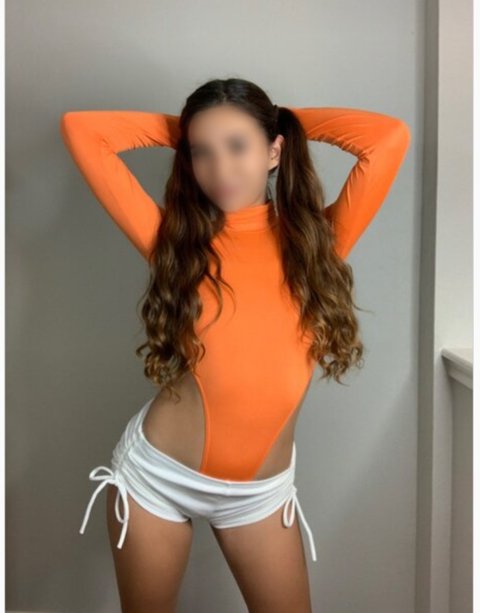 COLOMBIANA RICA MUCHA FIESTA