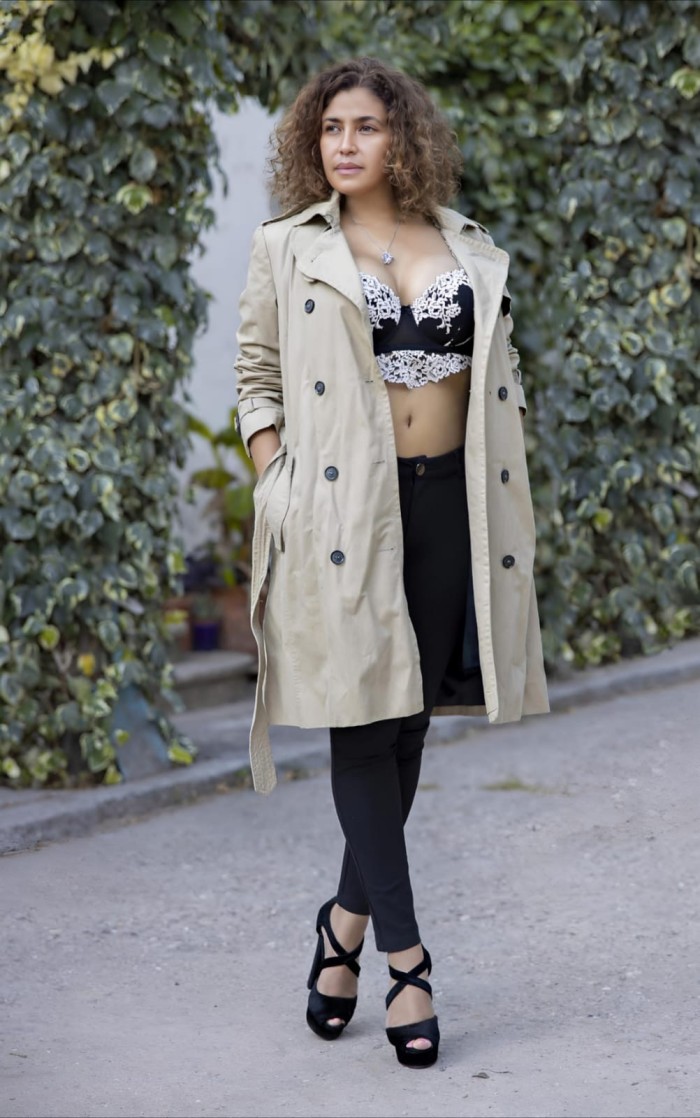 JENNIFER DULCE NOVEDAD… POR VIC