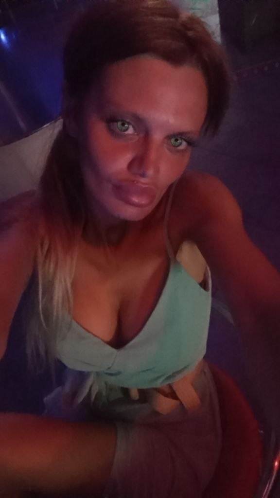IRINA DESDE MOLDAVIA 24H COMIENDOTE !