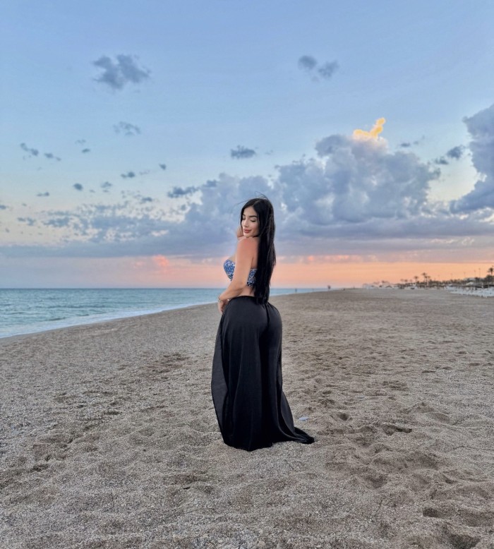 Colombiana muy bella dulce y apasionada