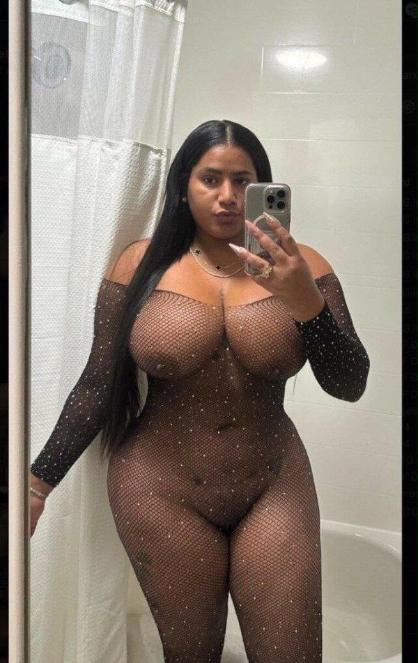 Ven a chuparme mi chochito muy atrevida francés hasta el final 631584066