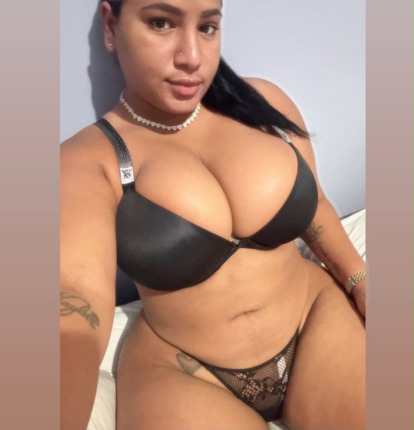 Ven a chuparme mi chochito muy atrevida francés hasta el final 631584066