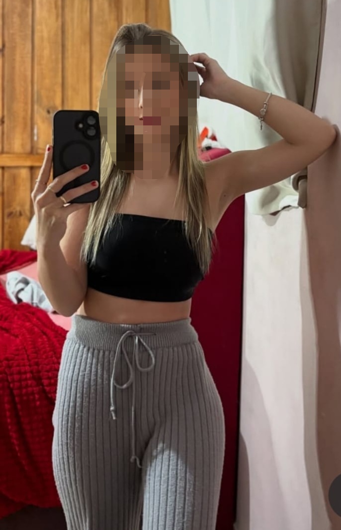 Sofia latina joven ,delgada fiestera y sexo a tope