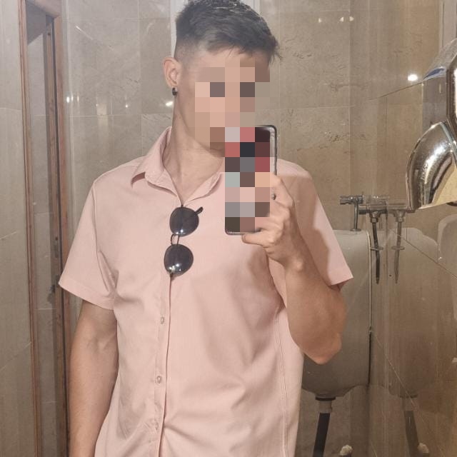SOLO MUJERES Chico español joven no profesional