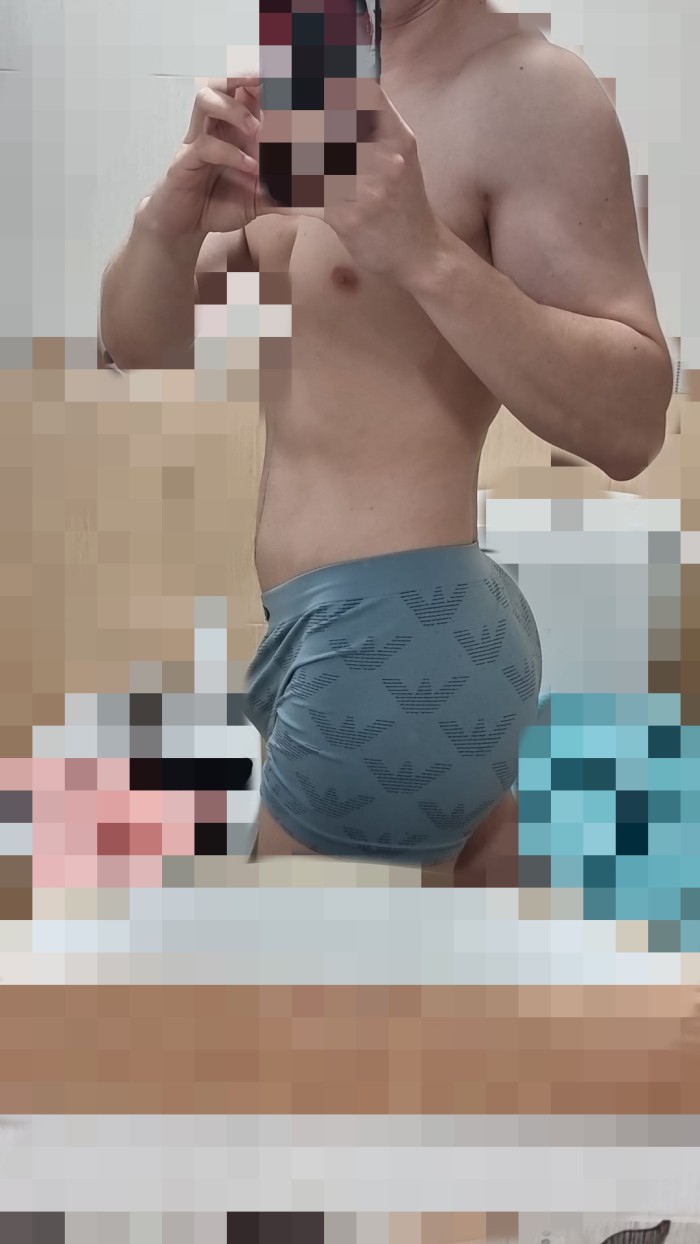 SOLO MUJERES Chico español joven no profesional