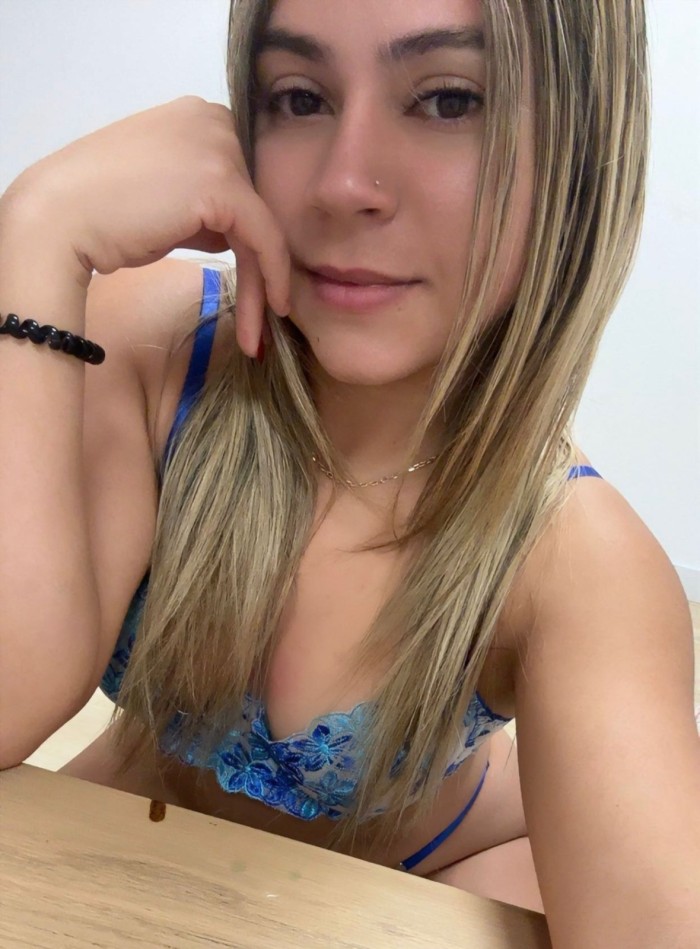 jovencita fiestera de paso por valencia