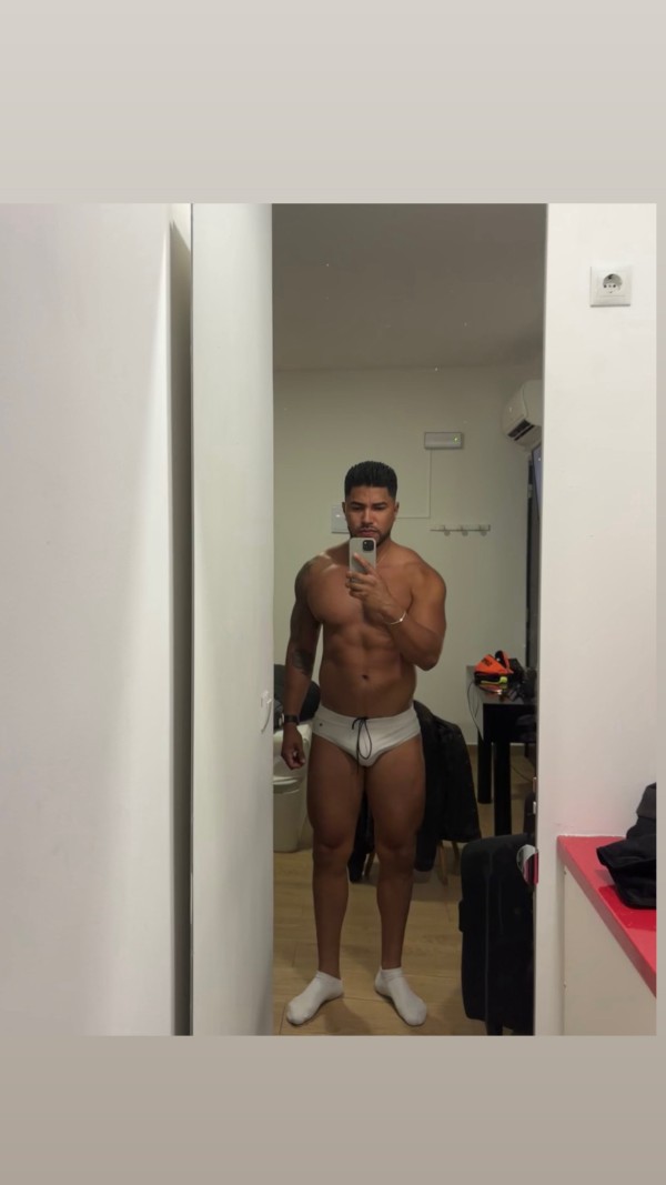 Latino musculoso