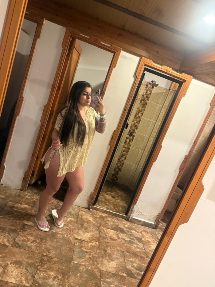CALIENTE,SEXI Y CARIÑOSA