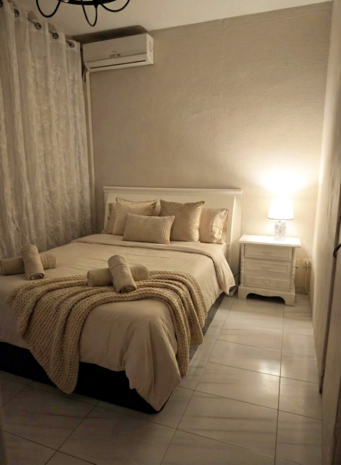 ATIENDE 24HALQUILER HABITACIÓN POR SEMANA