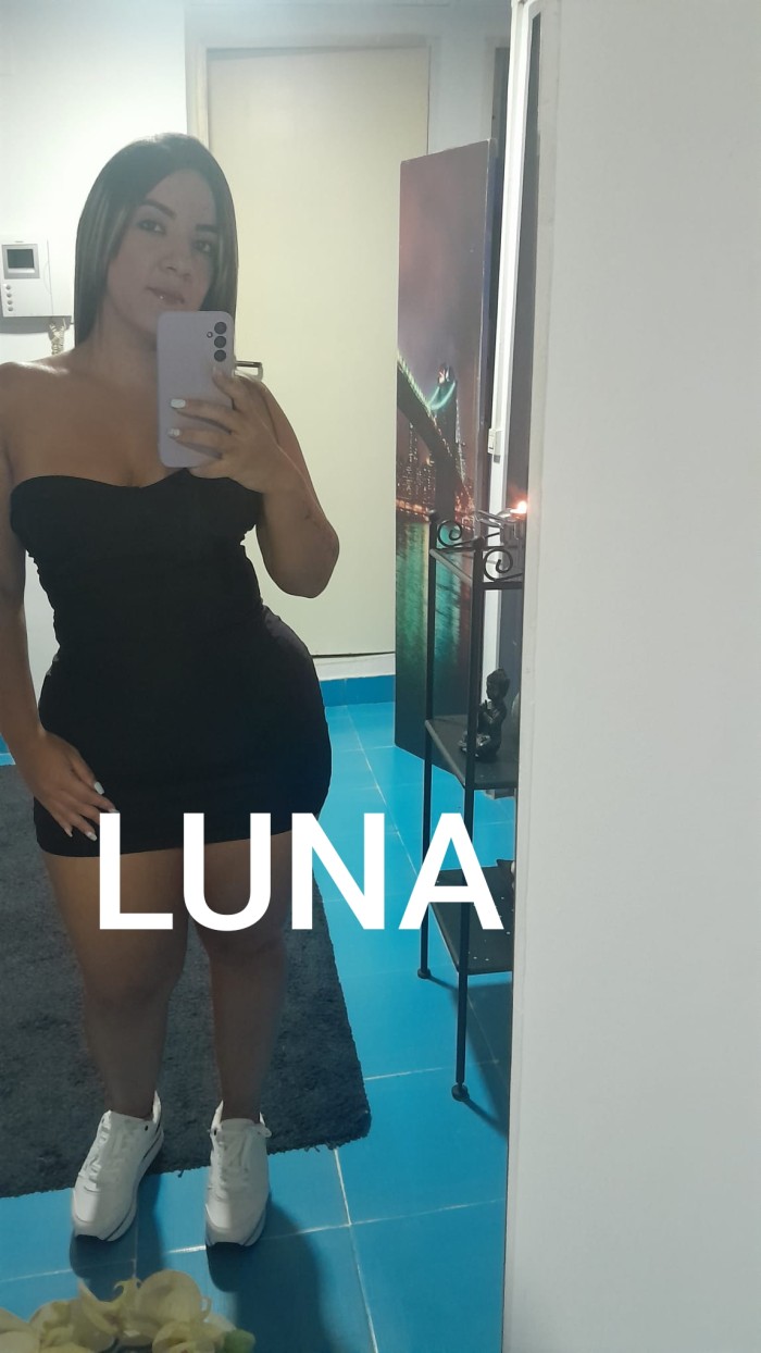 LUNA RECIEN LLEGADA EN GARRUCHA MOJÁCAR VERA