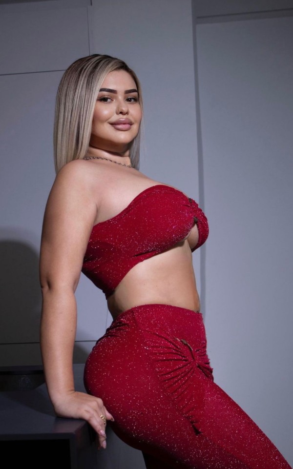 PAULA PARA LOS FIESTEROS Y AMANTES DEL BUEN SEXO