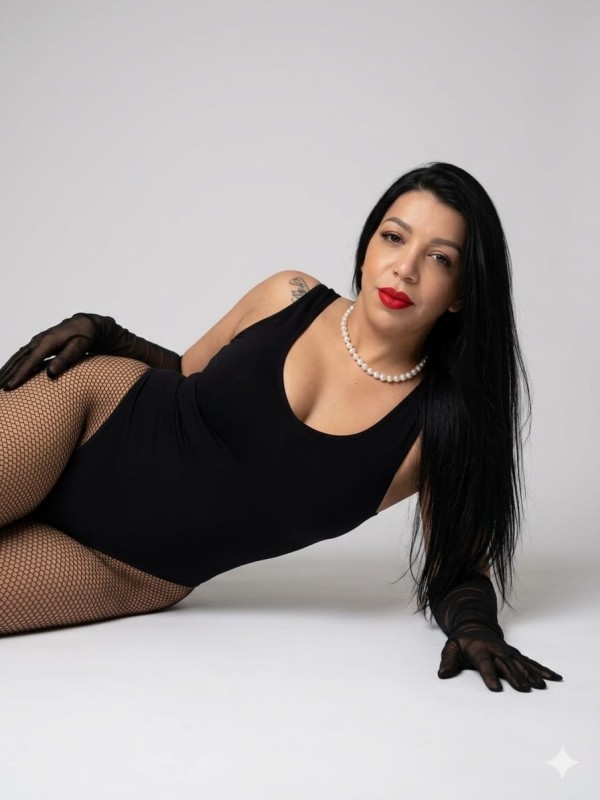 SOY LA REINA DEL SEXO CACHONDA Y FIESTERA