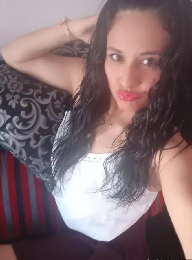 CHICA FIESTERA  Y CAÑERA