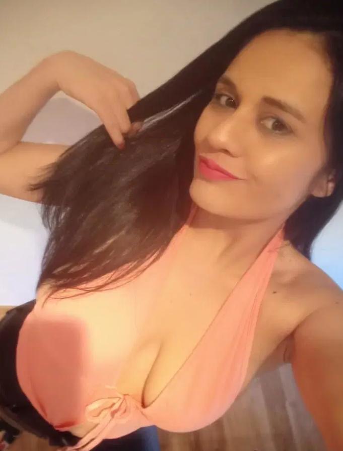 CHICA FIESTERA  Y CAÑERA