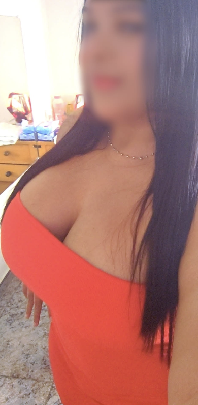 SEXY MORENITA TETONA CALIENTE EN SAN ISIDRO HOT!