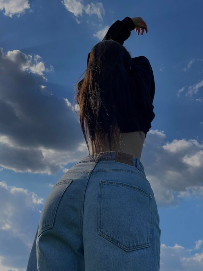 Jovencita jueguetona