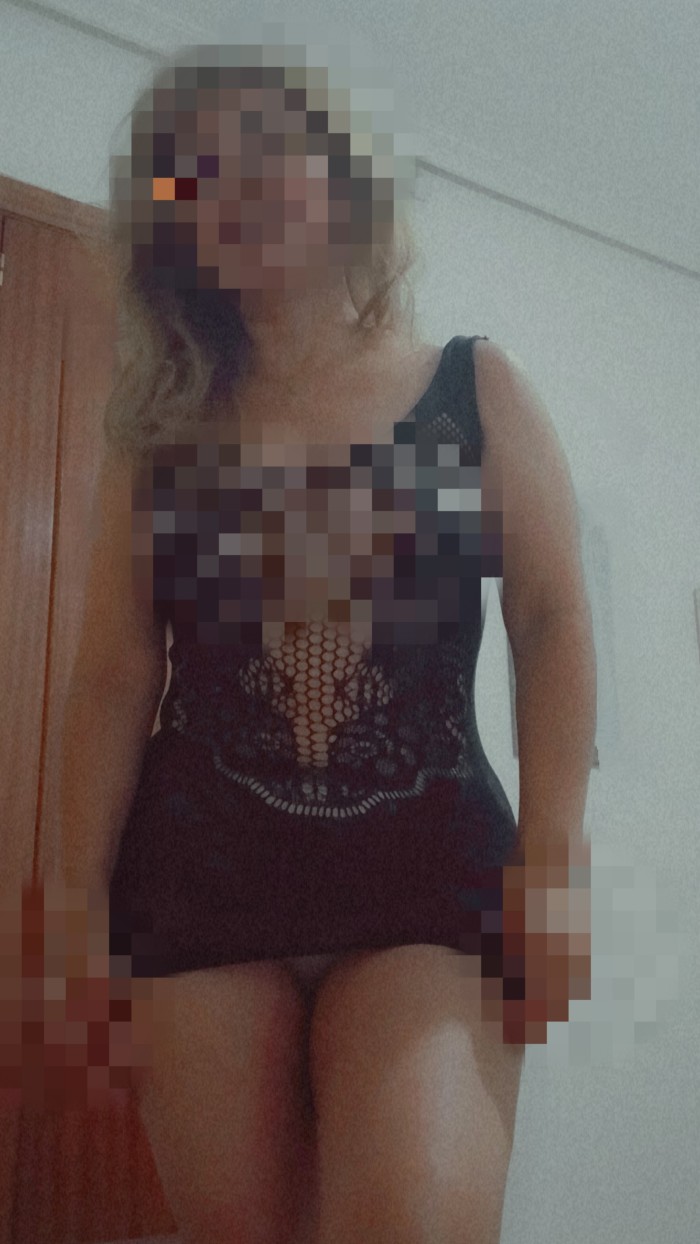 Madura pequeña  divertida educada sensual