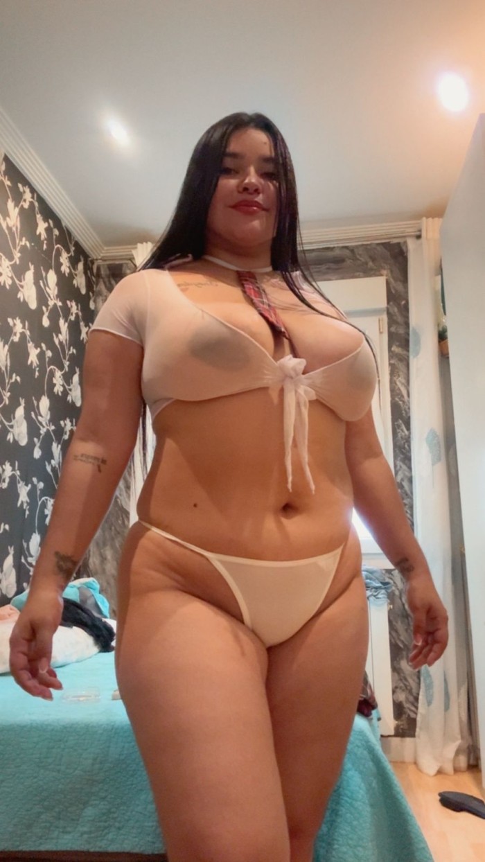Laura colombiana recien llegada
