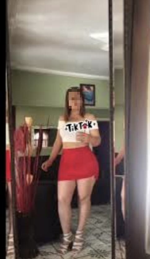 LATINA CON CURVAS DE INFARTO