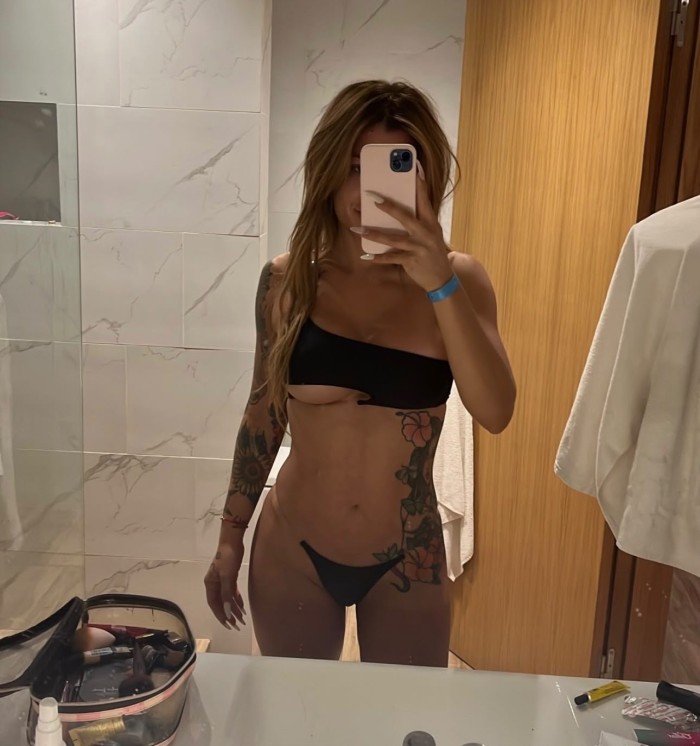 Colombiana para hombres exigentes -Desplazamientos