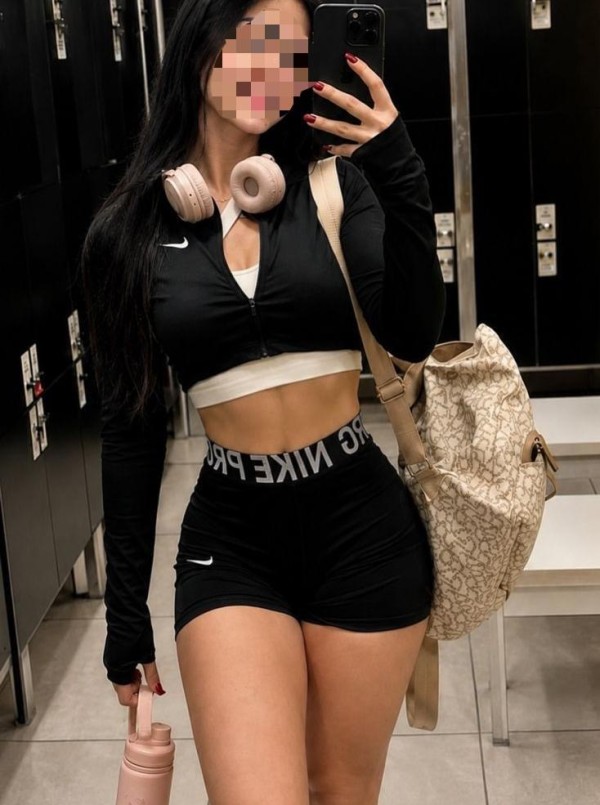 Sensual jovencita cachonda recién llegada a Milladoiro
