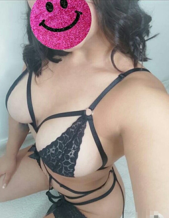 CACHONDA IMPLICADA ARDIENTE MUY COMPLETA