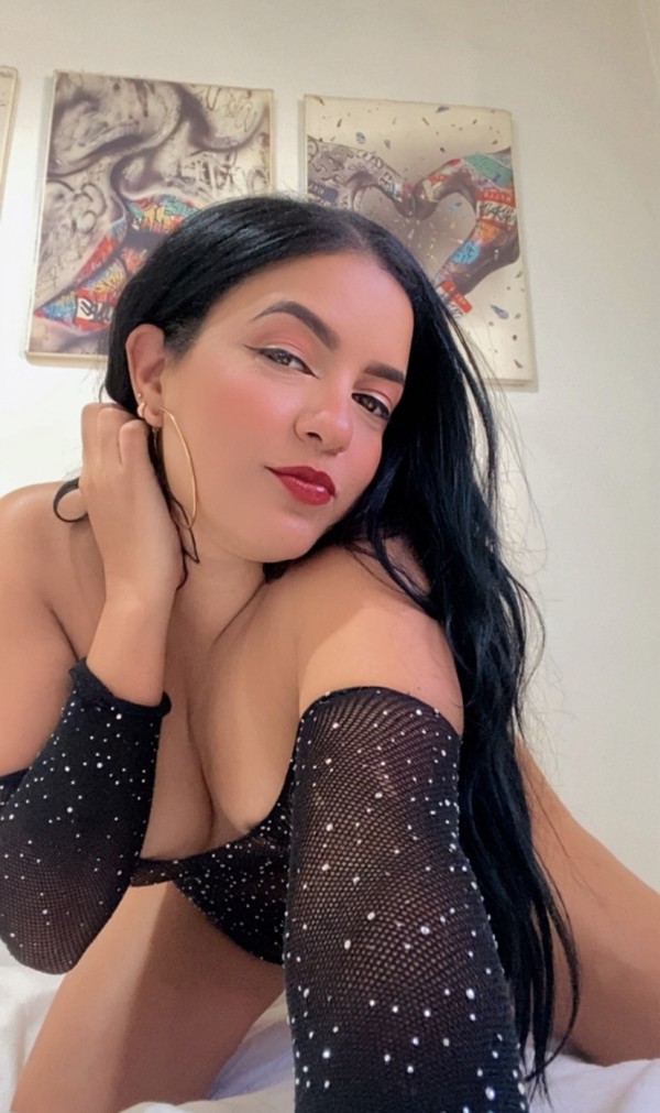 Ardiente mujer latina