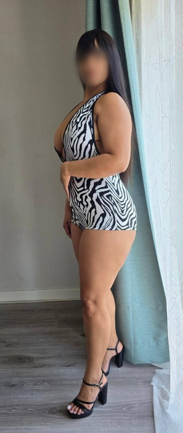 MORENA CON CURVAS,LIS SALIDAS GETAFE