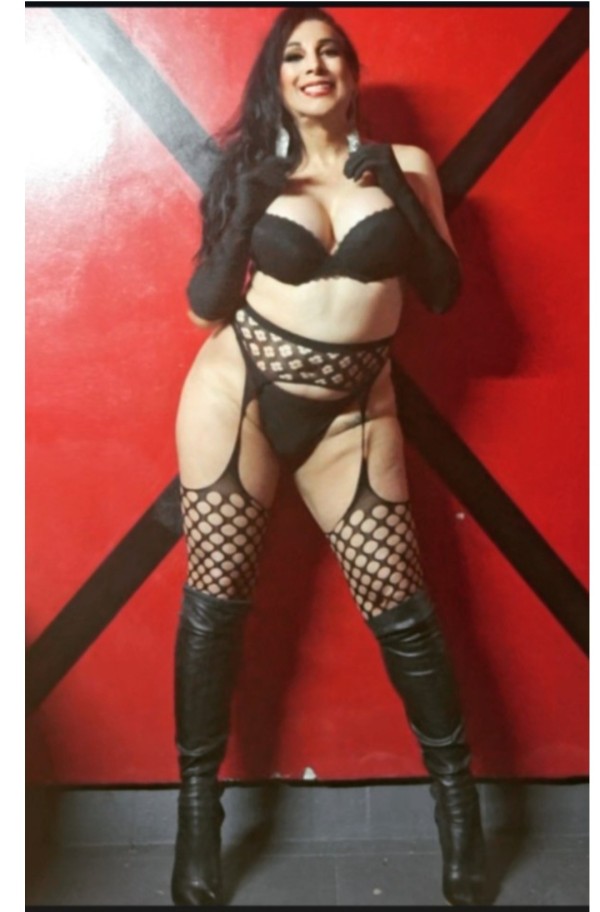 NOVEDAD EN LUGO TS PAMELA AMA SEVERA DOMINANTE FIESTERA ÚNICA