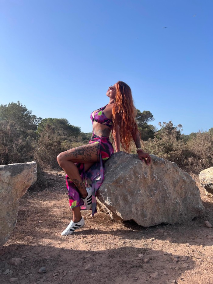 NOVEDAD AMAZING RUBY LA LILITH DEL PARAÍSO EN IBIZA, DESCONECTA Y DISFRUTA