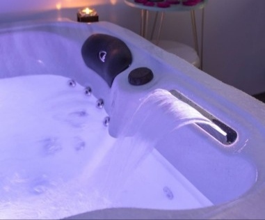 Aquamasaje en Jacuzzi Masaje en Agua Barcelona