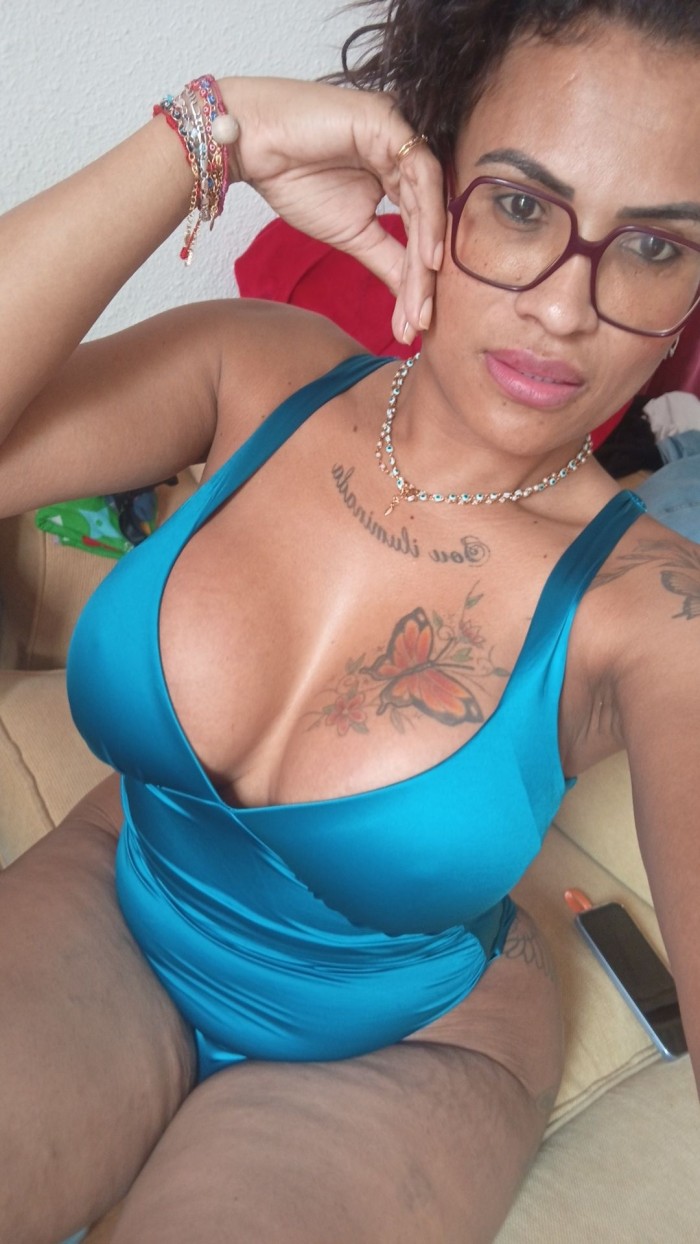 Hermosa trans con buena sorpresa activa