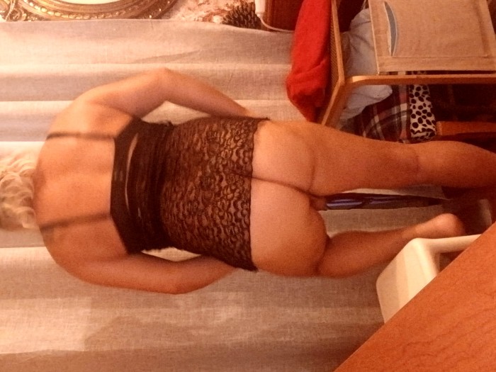 TRAVESTI CON GLORY HOLE CASERO DESCARGA 20€