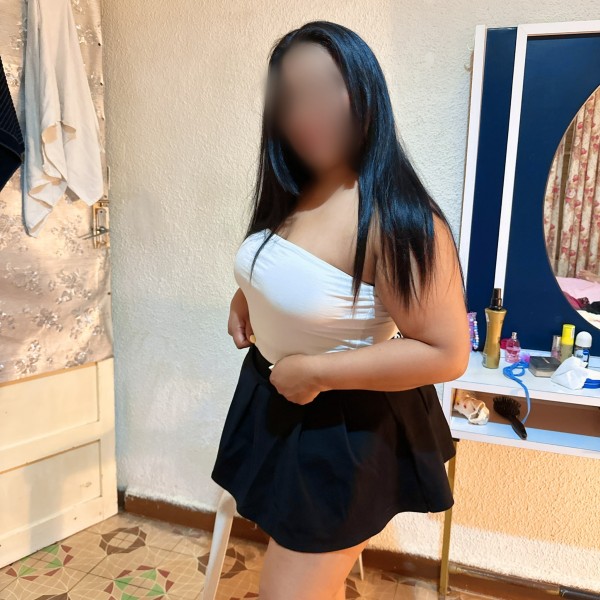 CATALINA NINFÓMANA Y SEXY MUY CALIENTE CON GRANDES SENOS Y CULO
