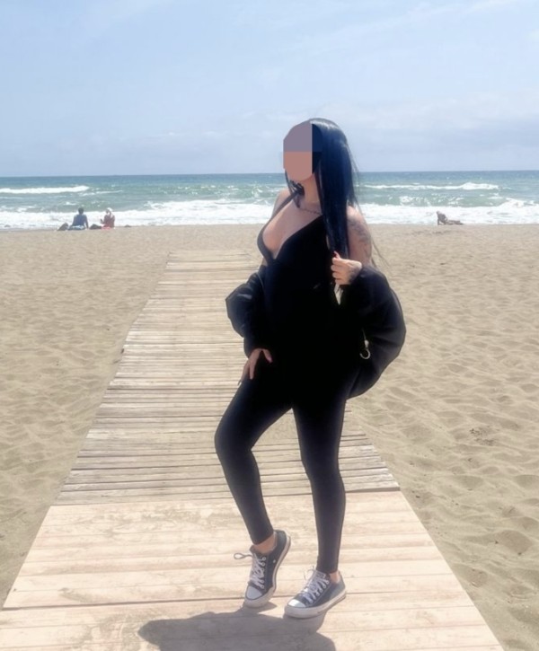 ANTONELLA TU CHICA FIESTERA ENRROLLADA