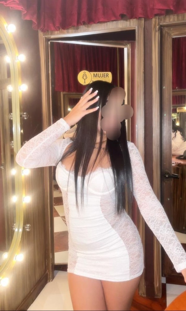 ANTONELLA TU CHICA FIESTERA ENRROLLADA