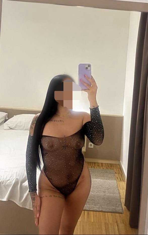 ANTONELLA TU CHICA FIESTERA ENRROLLADA