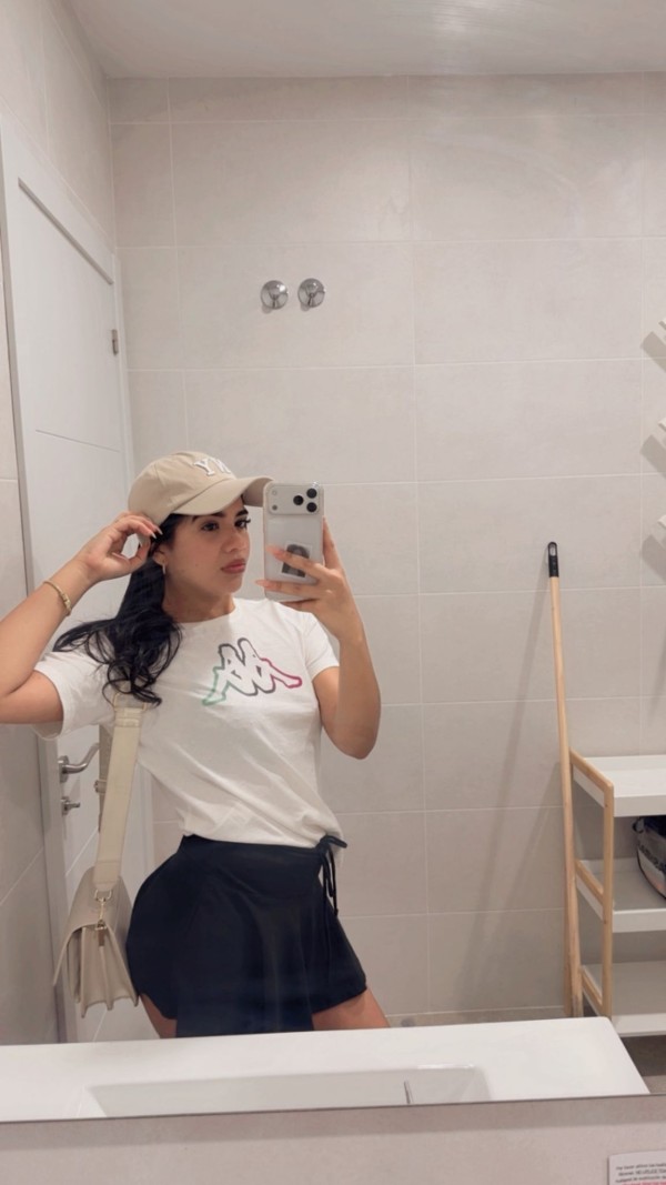 MASAJISTA MUY CARIÑOSA CUERPO AH CUERPO
