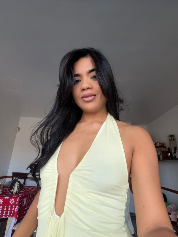 SOFIA APACIONADA SUPER CALIENTE Y COMPLECTA