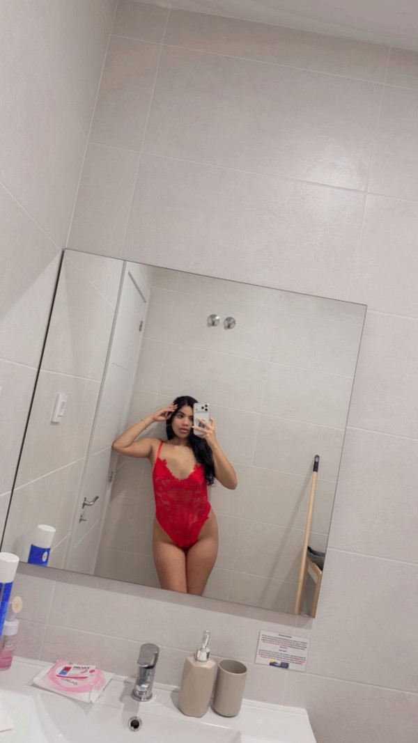 SOFIA APACIONADA SUPER CALIENTE Y COMPLECTA