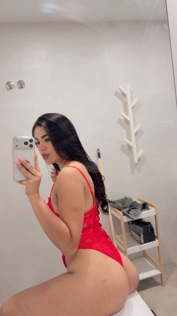 SOFIA APACIONADA SUPER CALIENTE Y COMPLECTA