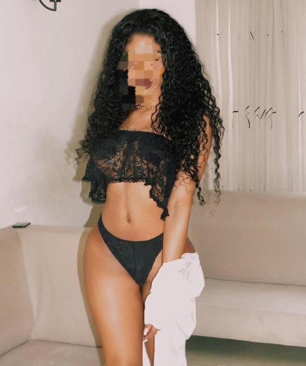 Vanesa colombiana cuerpazo recien llegada sexi me gusta la fiestita real