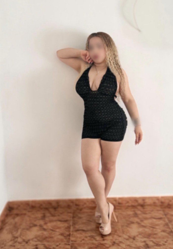 Rubia espectacular de paso por tu ciudad