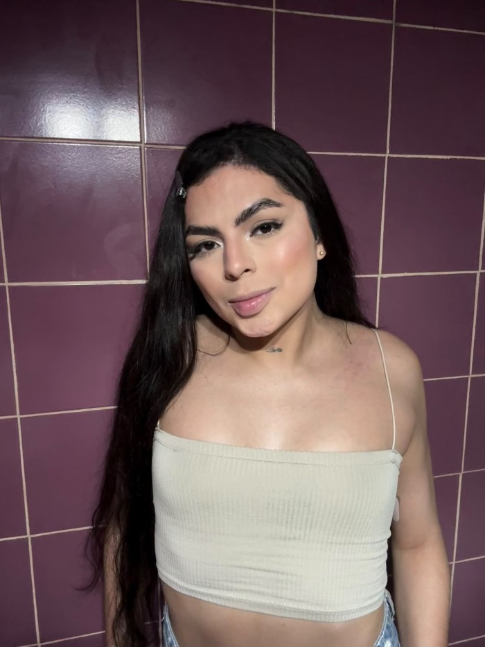 JOVENCITA CACHONDA EXPERTA EN GARGANTA PROFUNDA
