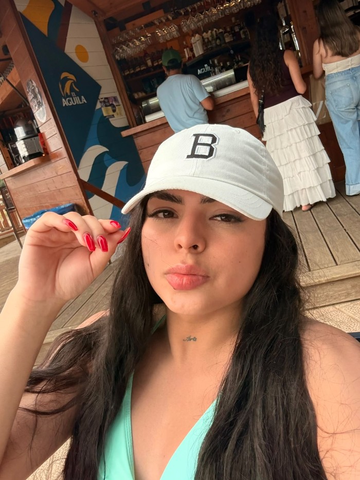 JOVENCITA CACHONDA EXPERTA EN GARGANTA PROFUNDA