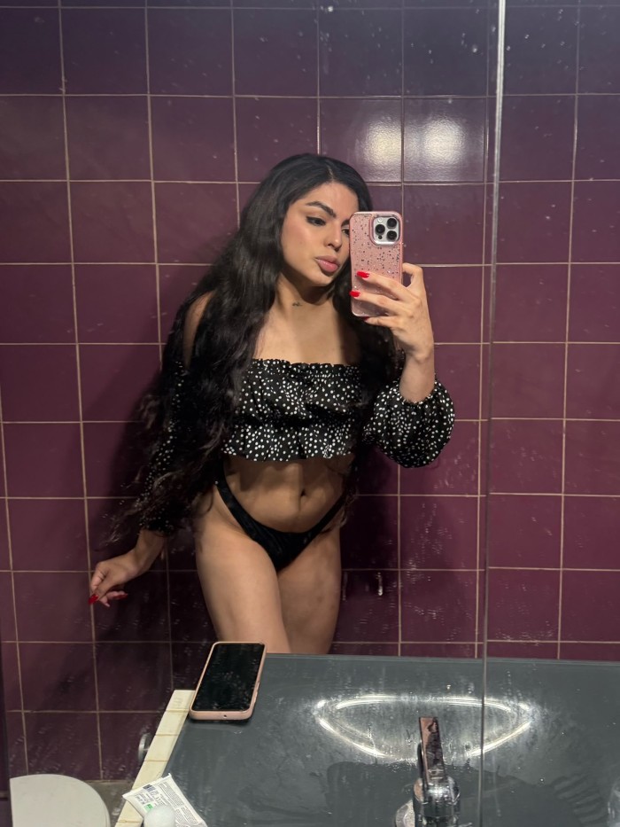 JOVENCITA CACHONDA EXPERTA EN GARGANTA PROFUNDA